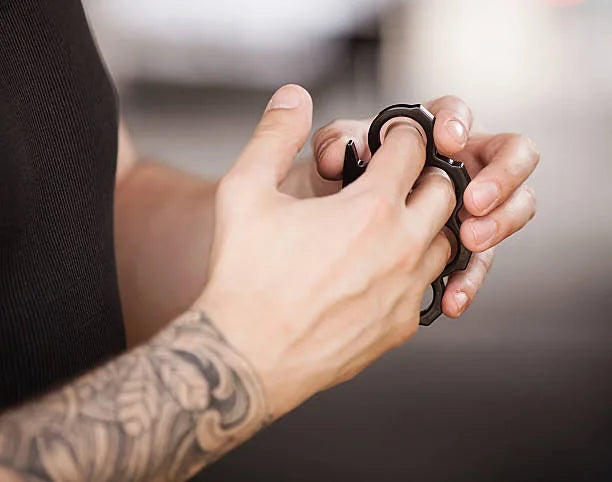 Hand Punch for Self-Defense – High-Quality New Style Knuckle